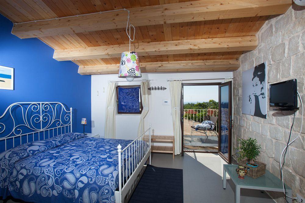 Villa U Marchisi B&B 希克利 外观 照片