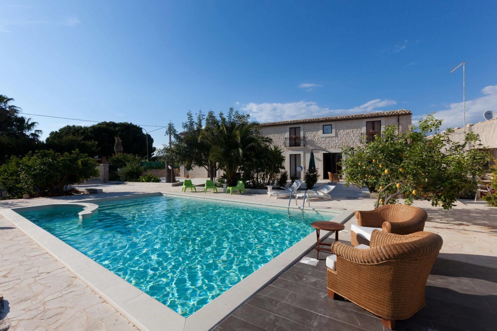 Villa U Marchisi B&B 希克利 外观 照片