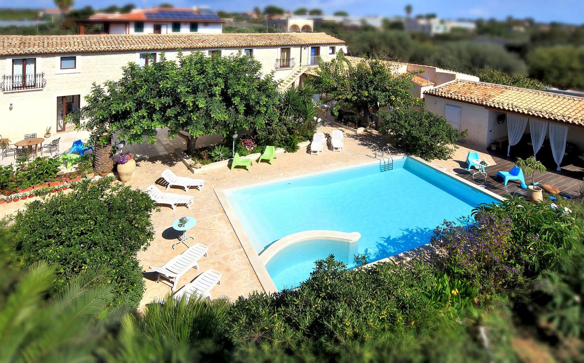 Villa U Marchisi B&B 希克利 外观 照片