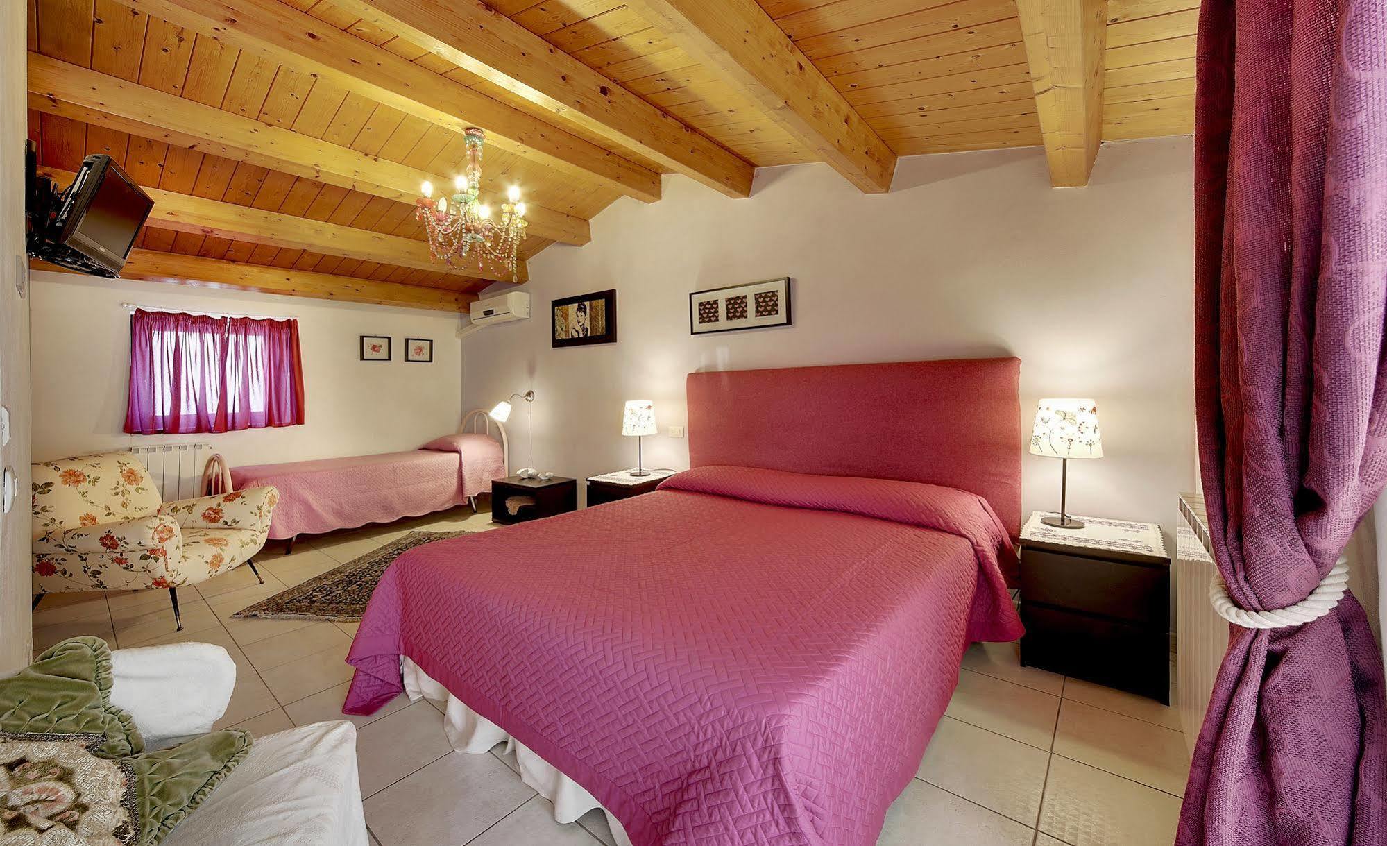 Villa U Marchisi B&B 希克利 外观 照片